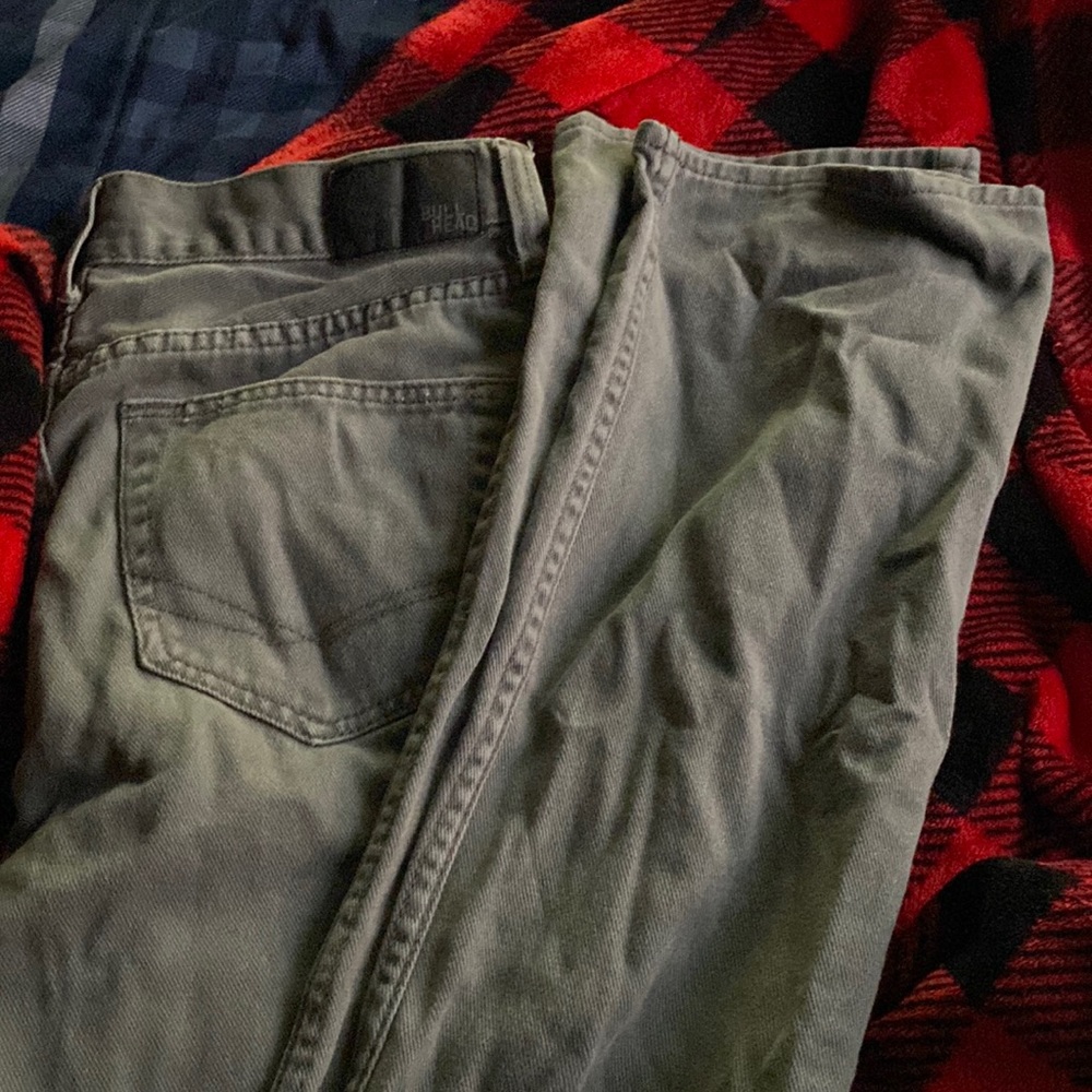 Grey jeans bill head brand